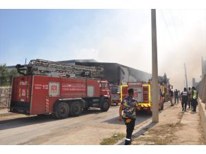 GÜNCELLEME - Mersin'de mobilya fabrikasında çıkan yangın kontrol altına alındı