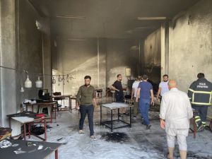 Kilis'te iş yerinde çıkan yangın itfaiye ekiplerince söndürüldü