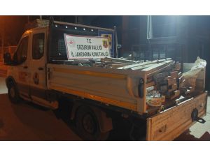 Erzurum'da resmi kuruma ait görünümü verilmiş araçla hırsızlık yapan 5 şüpheli yakalandı