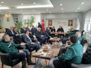 DSİ Genel Müdürü Mehmet Akif Balta taşan Terme Çayı'nda incelemelerde bulundu