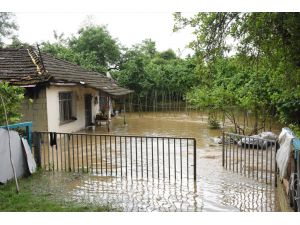 Samsun'un Terme ilçesinde şiddetli yağış etkili oldu
