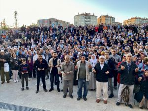 Kırşehir'den ilk hac kafilesi kutsal topraklara uğurlandı
