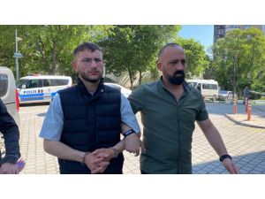 GÜNCELLEME - Ardahan'da ağabeyini bıçaklayan şüpheli Samsun'da sahilde yürürken yakalandı