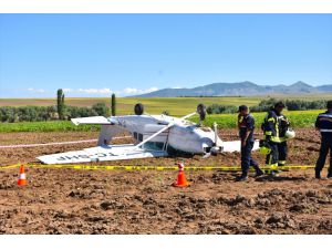 GÜNCELLEME 3 - Aksaray'da düşen sivil eğitim uçağındaki 2 kişi yaralandı