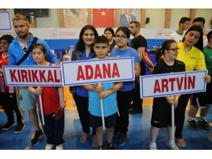 Nevşehir'de özel sporcular masa tenisi müsabakaları yapıldı