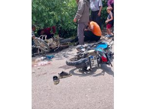 Adana'da iki motosikletin çarpıştığı kazada 3 kişi yaralandı
