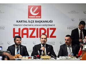 Yeniden Refah Partisi Genel Başkanı Erbakan, Kartal'da ilçe teşkilatıyla bir araya geldi: