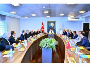 İYİ Parti Genel Başkanı Akşener, partisinin belediye başkanlarıyla bir araya geldi