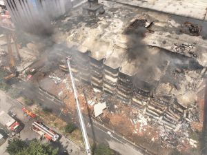 GÜNCELLEME 2 - Başakşehir'de fabrikada çıkan yangını söndürme çalışmaları 46 saattir sürüyor
