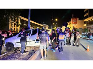 Osmaniye'de elektrik direğine çarpan otomobilin sürücüsü ağır yaralandı