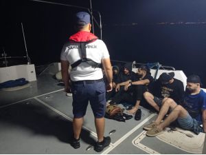 Muğla açıklarında 9 düzensiz göçmen kurtarıldı, 8 düzensiz göçmen yakalandı