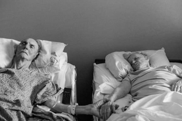 62 yıllık evli çift dört saat arayla hayata veda etti
