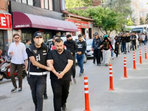 Eskişehir merkezli 3 ilde düzenlenen dolandırıcılık operasyonunda 28 şüpheli yakalandı