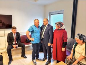 Trabzon Valisi Ustaoğlu, yorgun mermi isabet eden çocuğun ailesini ziyaret etti