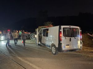 Kocaeli'de panelvanla traktörün çarpıştığı kazada 5 kişi yaralandı