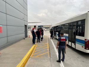 Kocaeli'de 32 düzensiz göçmen sınır dışı edildi