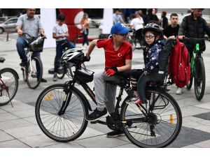 Düzce'de bisiklet tutkunları bahar festivalinde pedal çevirdi