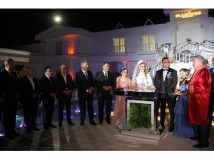 Cumhurbaşkanı Erdoğan, oğlunu evlendiren Kayseri Büyükşehir Belediye Başkanı Büyükkılıç'ı arayarak tebrik etti