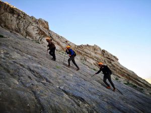 Hakkari'de dağcılar Sümbül Dağı'na tırmandı