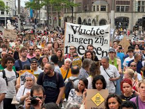 Hollanda'da sığınmacılara destek gösterisi düzenlendi