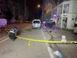GÜNCELLEME - Bursa'da yolda yürürken silahlı saldırıya uğrayan kişi öldü