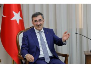 Cumhurbaşkanı Yardımcısı Yılmaz, KKTC Cumhuriyet Meclisi Başkanı Töre'yi ziyaret etti