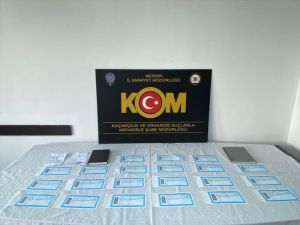 Mersin'de dernek lokalinde kumar oynatılıp tefecilik yapıldığı iddiasına 3 gözaltı