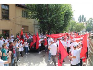 Kuzey Makedonya'daki Yunanistan Büyükelçiliği önünde "Çamerya" gösterisi