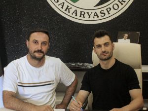 Sakaryaspor'da Burak Süleyman'ın sözleşmesi uzatıldı