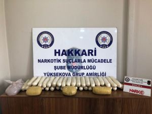 Hakkari'de bir terörist 24 kilo 660 gram uyuşturucu ile yakalandı