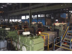 Kirman'daki fabrikalar, ülkenin inşaat demiri ihtiyacını karşılamak için üretim yapıyor