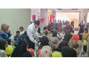Hatay'da 75 yetime bayramlık hediye edildi