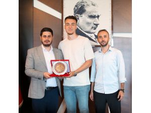 Eskişehirsporlu Onur Arı, Atakaş Hatayspor'a transfer oldu