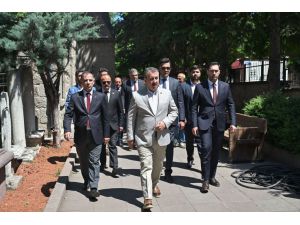 BBP Genel Başkanı Destici, Muhsin Yazıcıoğlu'nun kabrini ziyaret etti