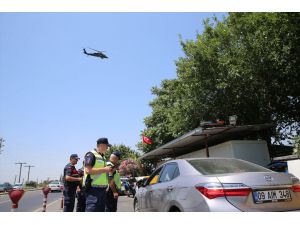 Aydın'da jandarmadan helikopter destekli trafik denetimi