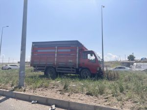 Kayseri'de minibüs ile kamyonetin çarpışması sonucu 1 kişi öldü, 14 kişi yaralandı