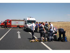 Diyarbakır'da şarampole devrilen otomobildeki aynı aileden 4 kişi yaralandı
