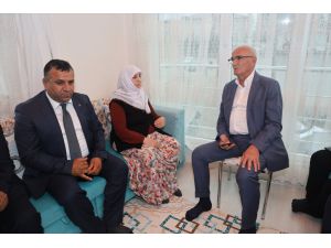 AK Parti'li Yılmaz, vefat eden mahalle başkanının eşini Cumhurbaşkanı Erdoğan ile görüştürdü