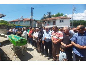 Karabük'te kayınpederi tarafından öldürülen genç kadının cenazesi toprağa verildi