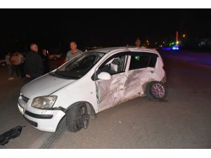 Kırıkkale'de iki otomobil çarpıştı 3 kişi yaralandı