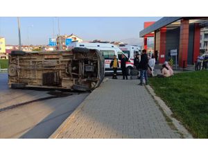 GÜNCELLEME - Kahramanmaraş'ta devrilen minibüsteki 13 tarım işçisi yaralandı