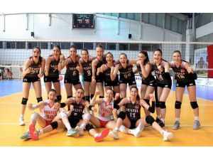 17 Yaş Altı Kadın Milli Voleybol Takımı, Balkan Şampiyonası'nda finale yükseldi