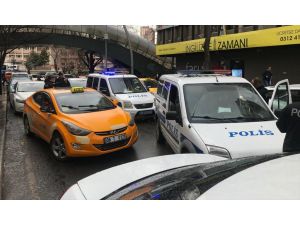 Boşanmak isteyen eşine tüfek doğrulttu