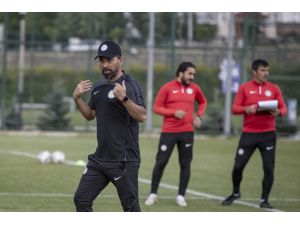 Çaykur Rizespor yeni transferlerle Süper Lig'de mücadeleci olmaya hazırlanıyor