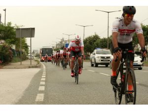 "Şehit Ömer Halisdemir Bisiklet Turu"na katılan sporcular Bursa'ya geldi