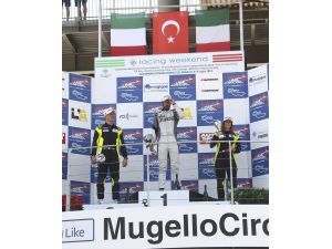 Otomobil sporcusu Vedat Ali Dalokay, İtalya'daki şampiyonada iki kez podyuma çıktı