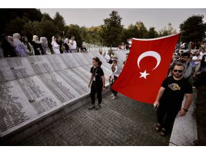 Srebrenitsa'daki ölüm yolunda "Barış Yürüyüşü" sona erdi