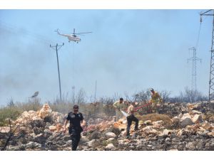 GÜNCELLEME - Mersin'de makilik alanda çıkan yangın söndürüldü