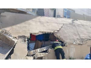 Gaziantep'te 2 katlı binanın duvarı çöktü, 4 kişi yaralandı