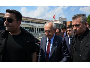 CHP Genel Başkanı Kılıçdaroğlu, TİP'ten milletvekili seçilen Can Atalay'ı cezaevinde ziyaret etti: